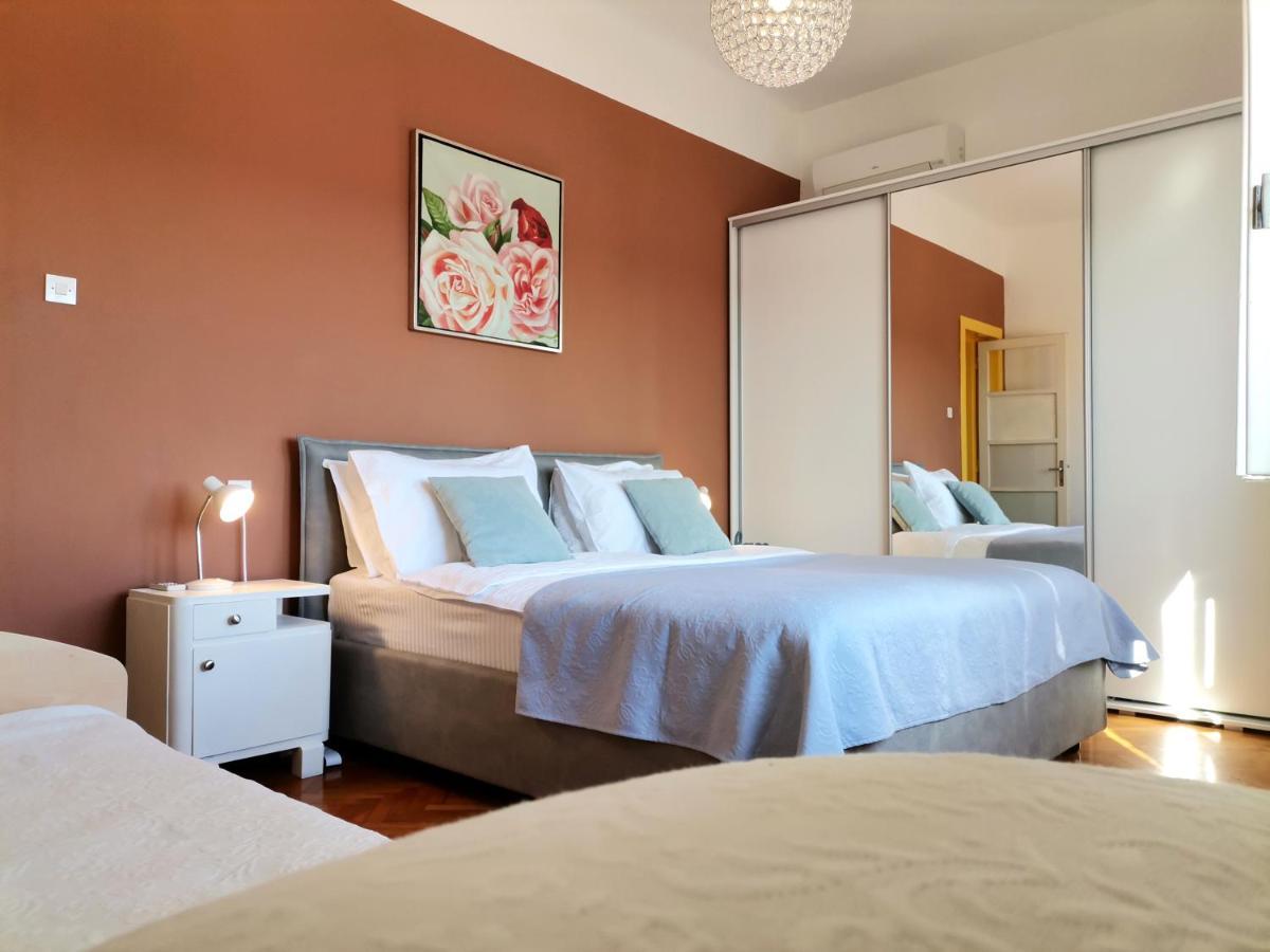 Apartment Branko With Terrace, Old Town Labin Luaran gambar